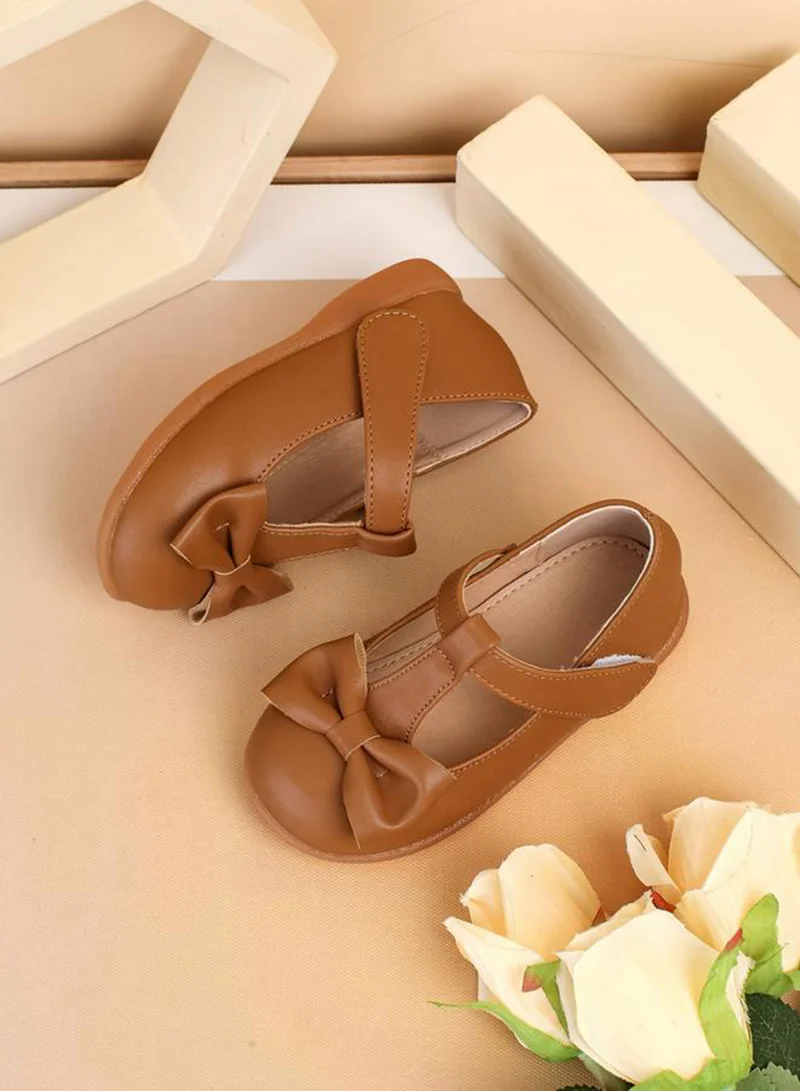 تايك تو حذاء بتزيين فيونكة